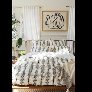 Anthropologie Bedding Ivory Black Embroidered Quilt Twin Poshmark